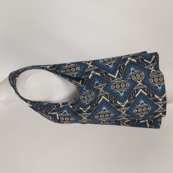 Cydney Mao Women's Top Size XL Blue Black Geometric Pattern Sleeveless V-Neck - Picture 8 of 13